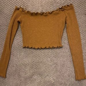 Off the shoulder long sleeve crop top
